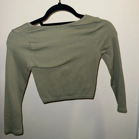 ZARA GREEN Quarter Sleeve Crop Top - Picture 2 of 3